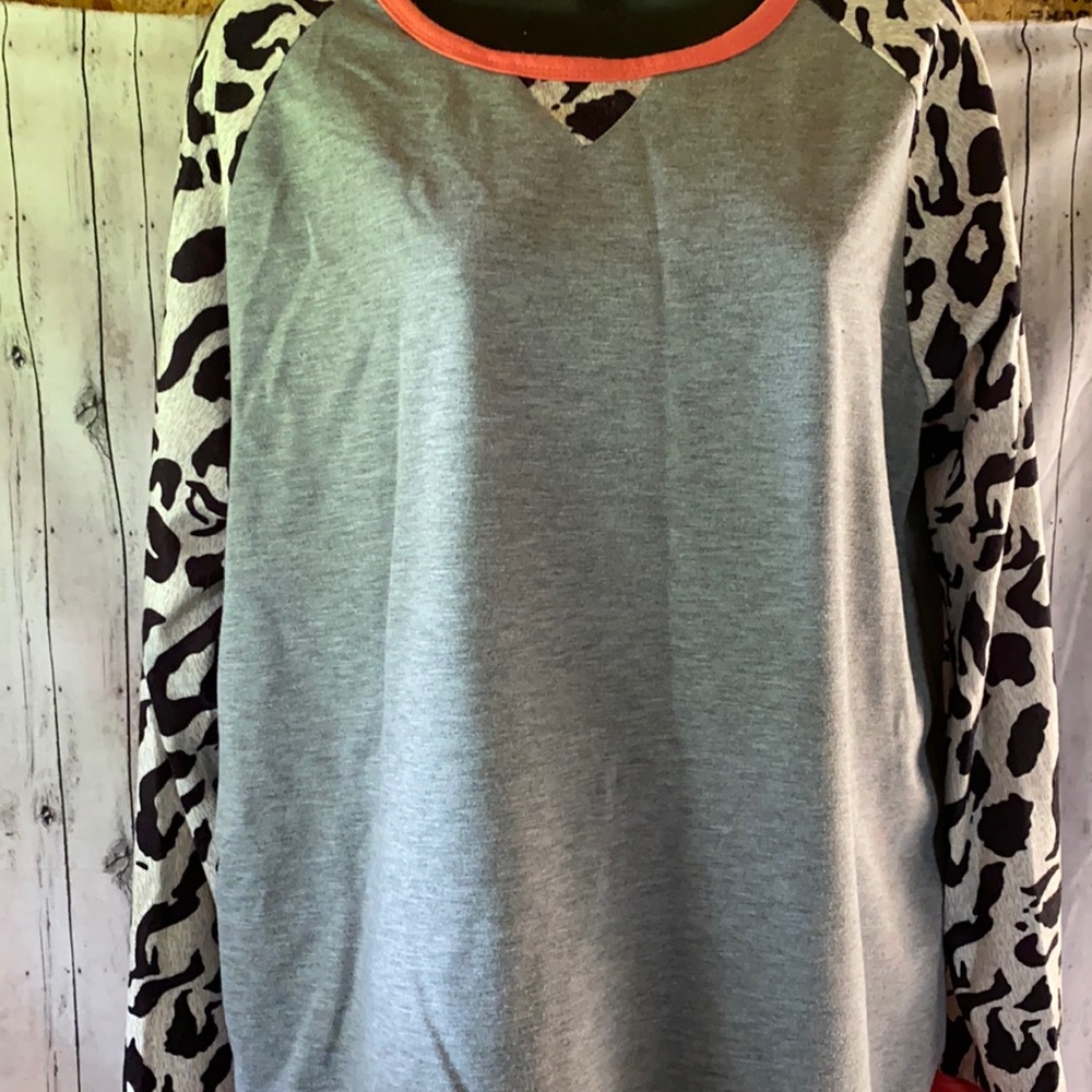 Women’s Animal Print Colorblock Top Soze XL